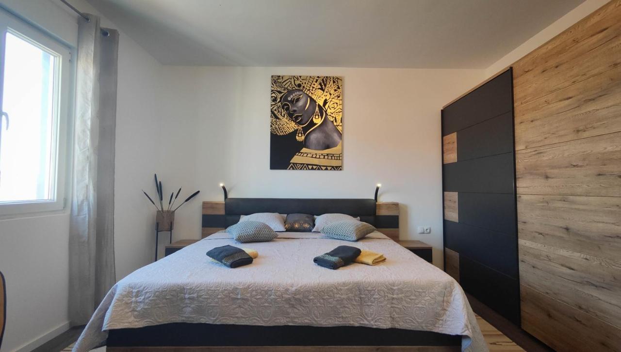 Gold And Silver Apartment 扎达尔 外观 照片